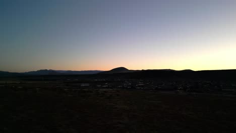 Sunset-Over-Hurricane-City-And-Mountain-Range-In-Washington-County,-Utah,-United-States