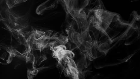 elemento de humo sobre el negro