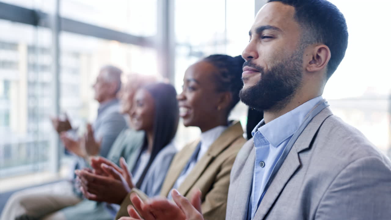 Business people, applause for success