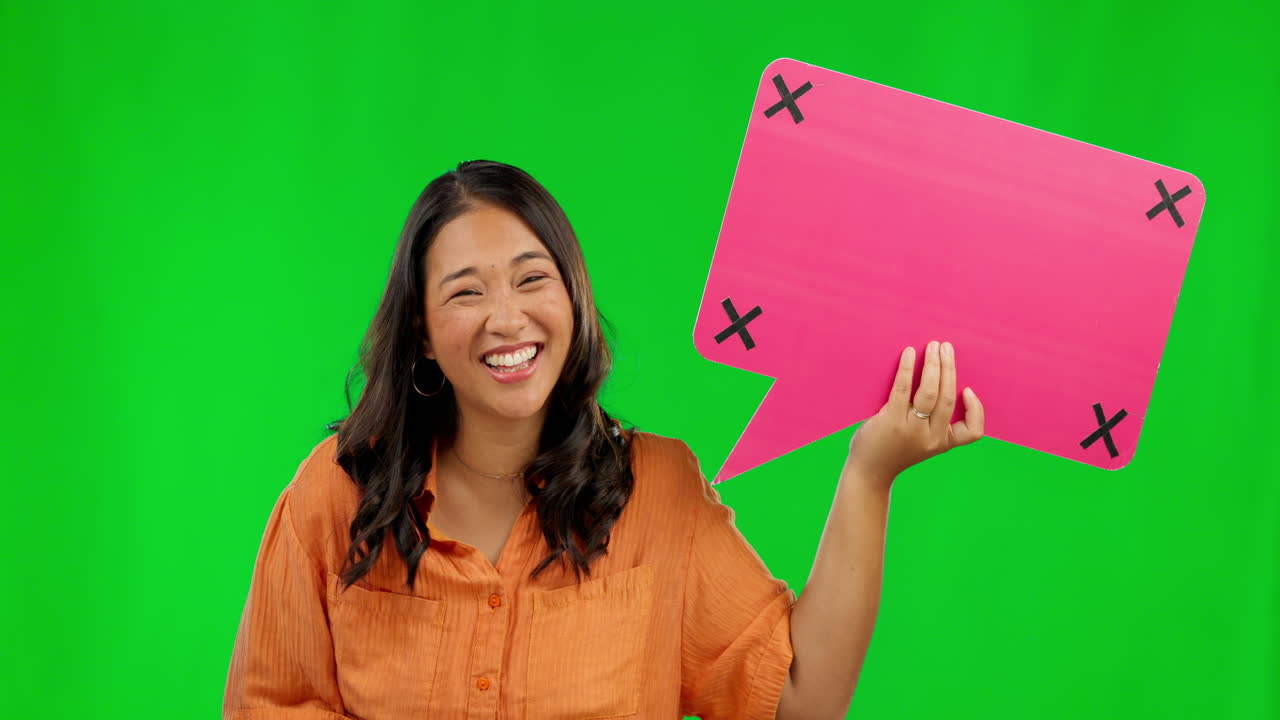 mujer asiática feliz, burbuja de habla