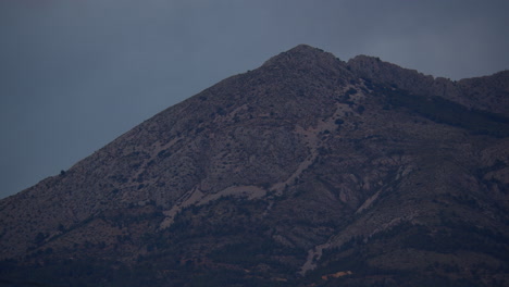 Bergblick-In-Der-Abenddämmerung