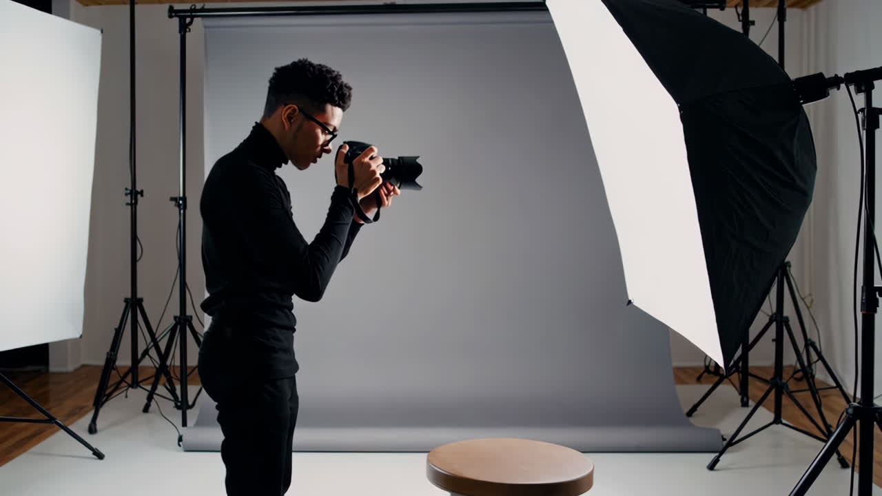 스튜디오에서 사진작가