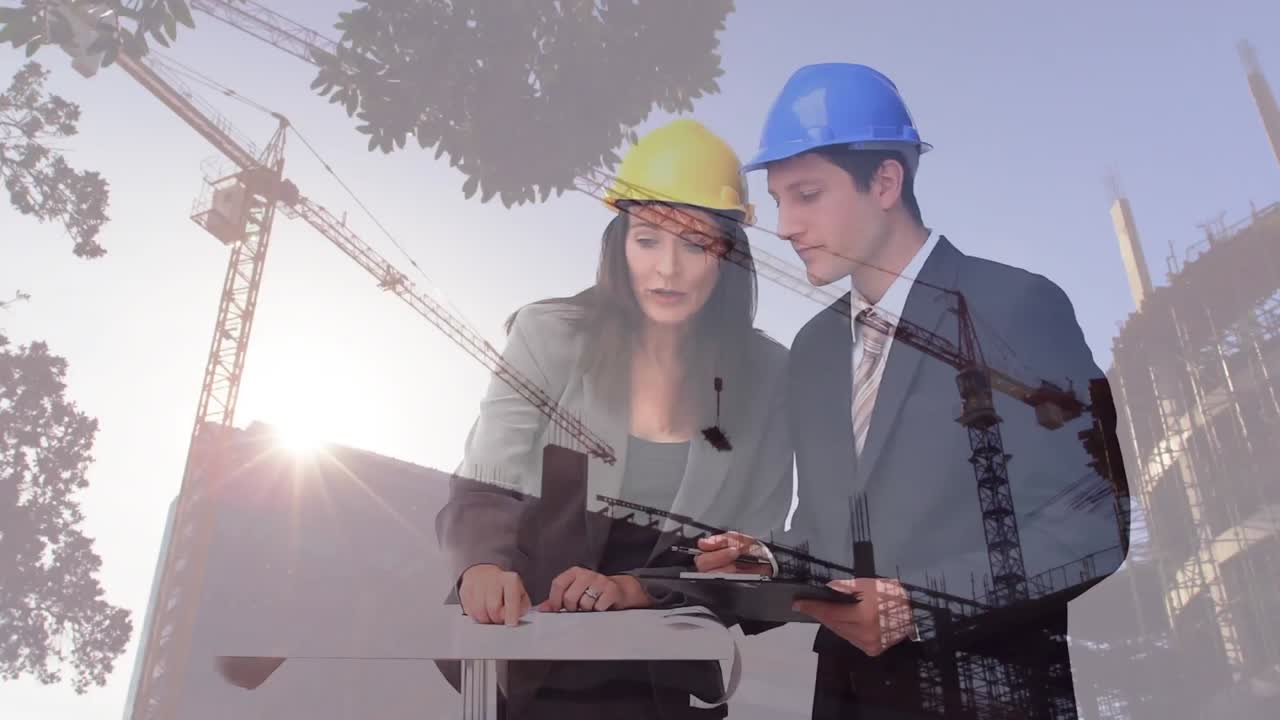 animación del sitio de construcción sobre personas de negocios hablando en la oficina