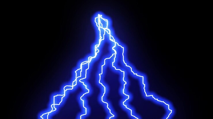 Fulmini elettrici blu brillante su sfondo nero