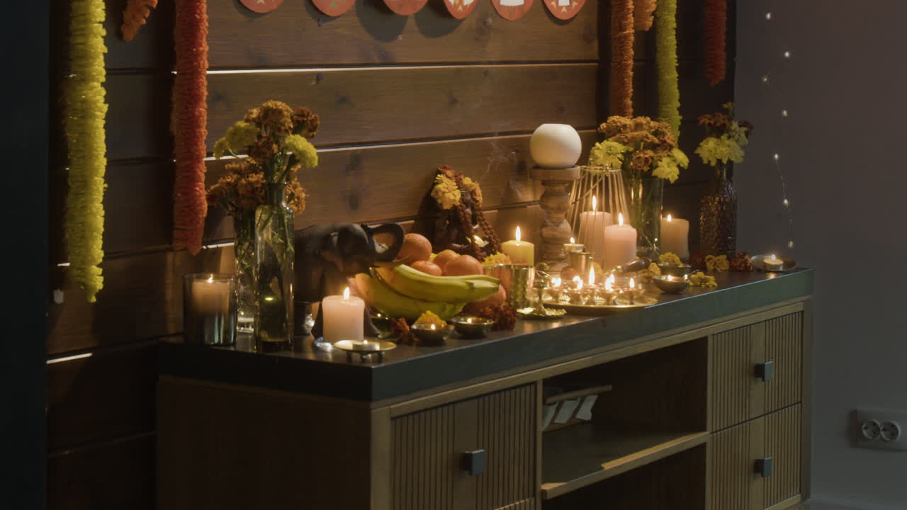 불과 꽃으로 디발리 장식