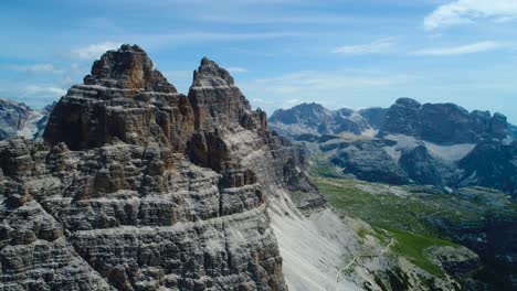 Nationalpark-Drei-Zinnen-In-Den-Dolomiten.-Wunderschöne-Natur-Italiens.