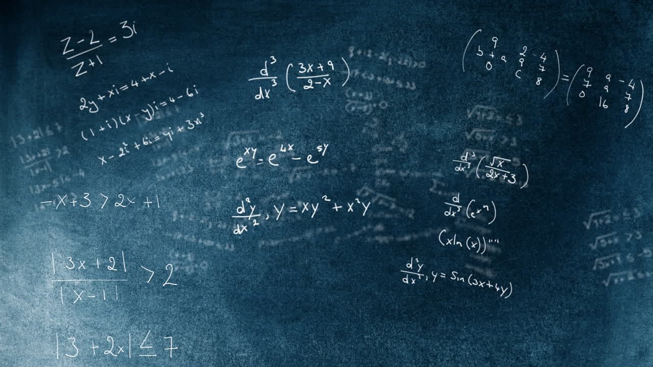 ecuaciones matemáticas que se mueven contra la pizarra