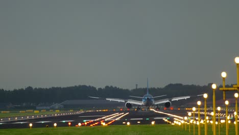 aviones de fuselaje ancho que se aproximan