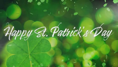 Wort-Glücklich-St.-Patricks-Day-Mit-Animation-Von-Kleeblättern,-Die-Auf-Grünen-Hintergrund-Fallen