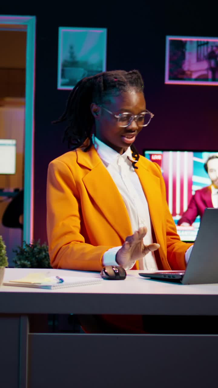 Vertical Video Student having an argument with a classmate while they work on group project