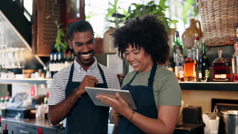 restaurant staff using tablet for order