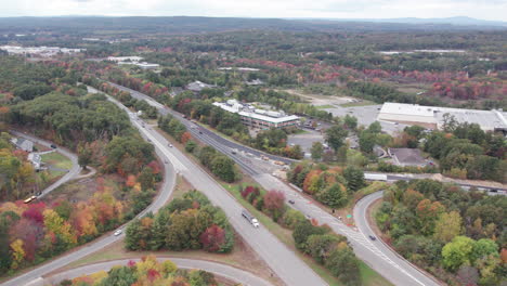 imágenes de drones sobre el bulevar donald lynch en marlboro, massachusetts