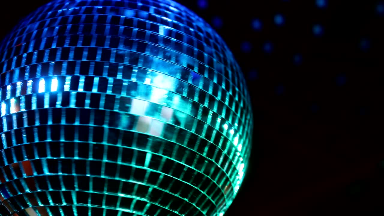 Palla da discoteca girevole.