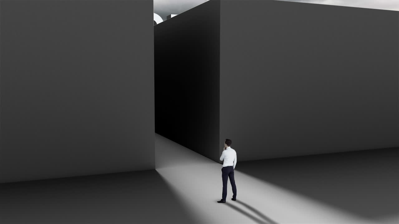 미로의 입구에 있는 사업가