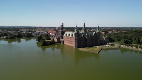 frederiksborg slot - drone ascend