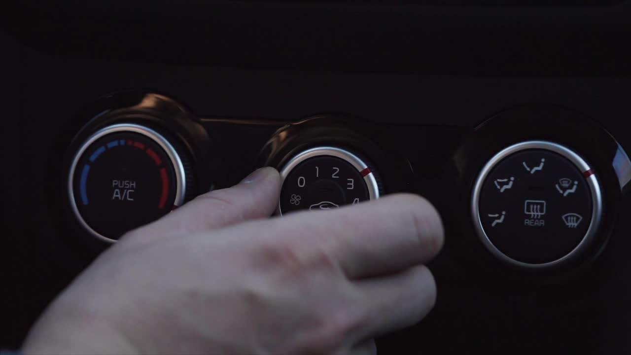 자동차 기후 조절을 조정합니다.