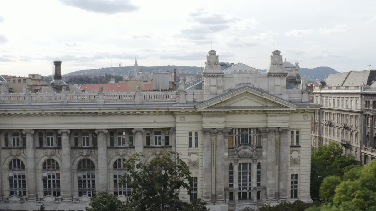 공중 - 부다페스트, 헝가리의 오래된 도시, 와이드 샷 상승 공개