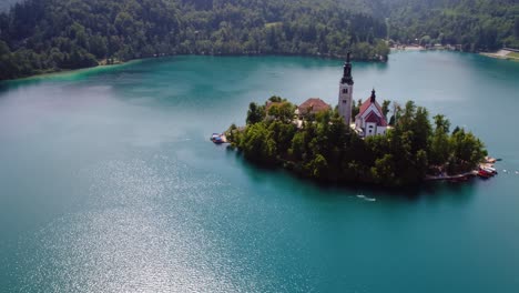 Slovenia-Beautiful-Nature---resort-Lake-Bled.