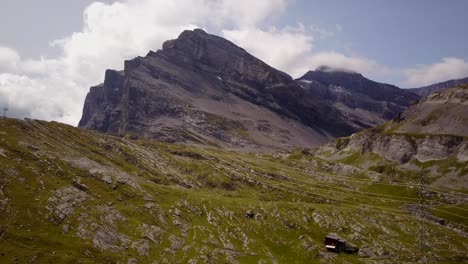 Schöner-Berg-In-Den-Schweizer-Alpen