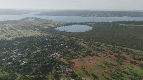 Video-Aéreo-Sobre-Brasilia-Volando-Hacia-La-Laguna-Do-Jaburu-A-La-Luz-De-La-Mañana