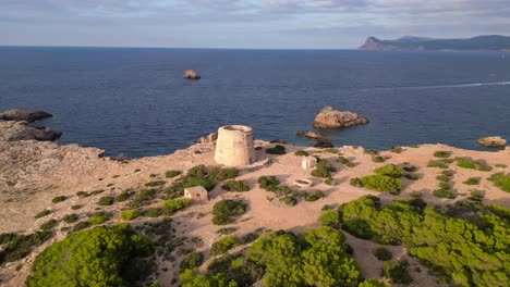 el atardecer costero mediterráneo antigua torre histórica