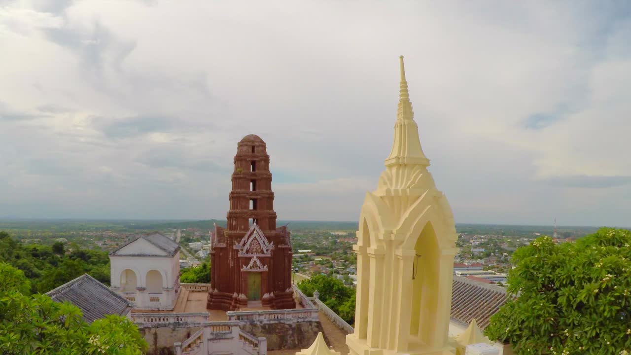 Time Lapse : Pagodas At Phra Nakorn Khiri Historical Park , Thailand