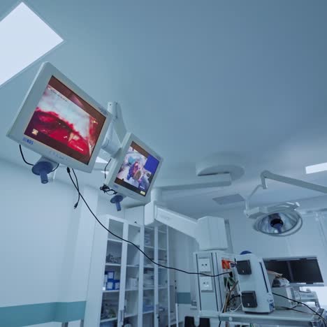 team surgeon at work