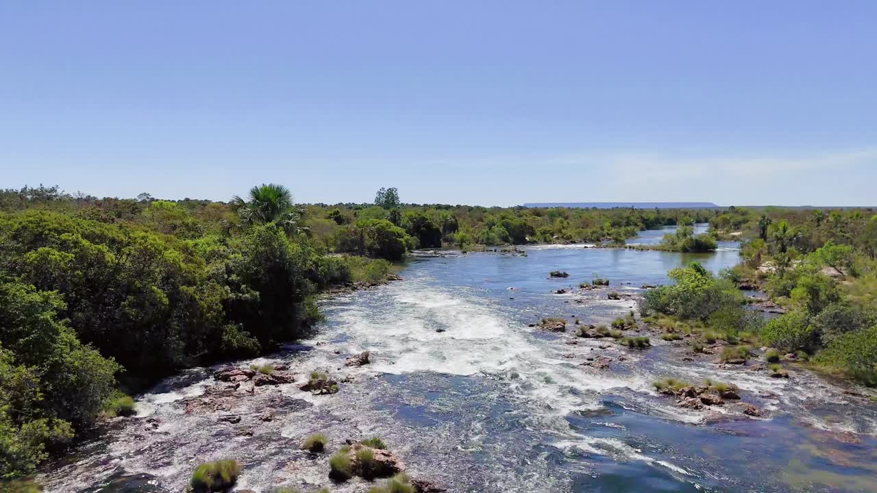 Vista aerea delle rapide di Rio Novo nel Parco statale di Jalapão, Tocantins, Brasile