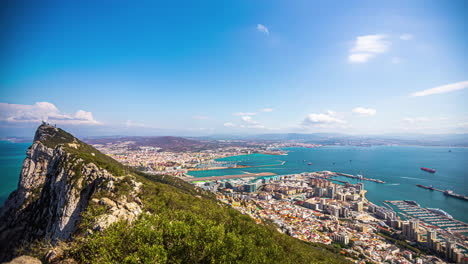 지브롤터의 바위 (rock of gibraltar) 와 지브롤타의 항구 (port of gibraltar) 의 파노라마 타임스 (panoramic timelapse) - 이베리아 반도, 영국
