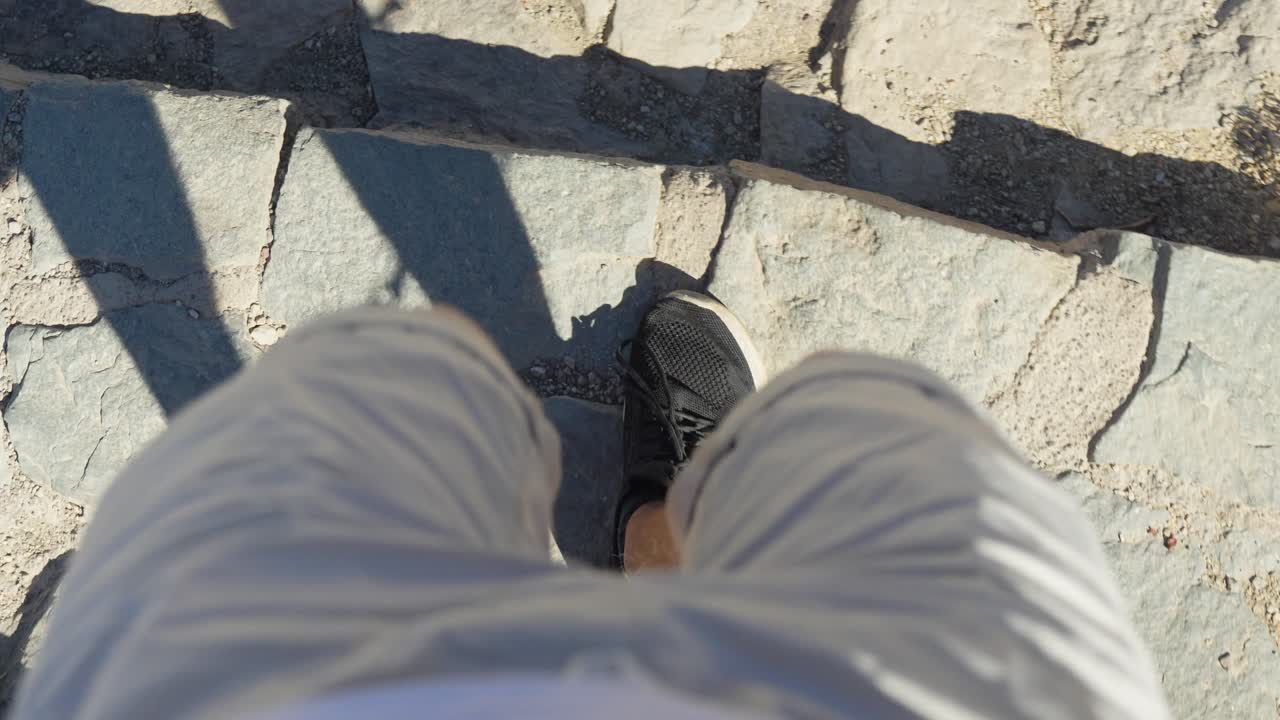 테이데 (teide) 에서 열에 시달리며 산책하는 스페인 로케 차도 (roque cinchado)