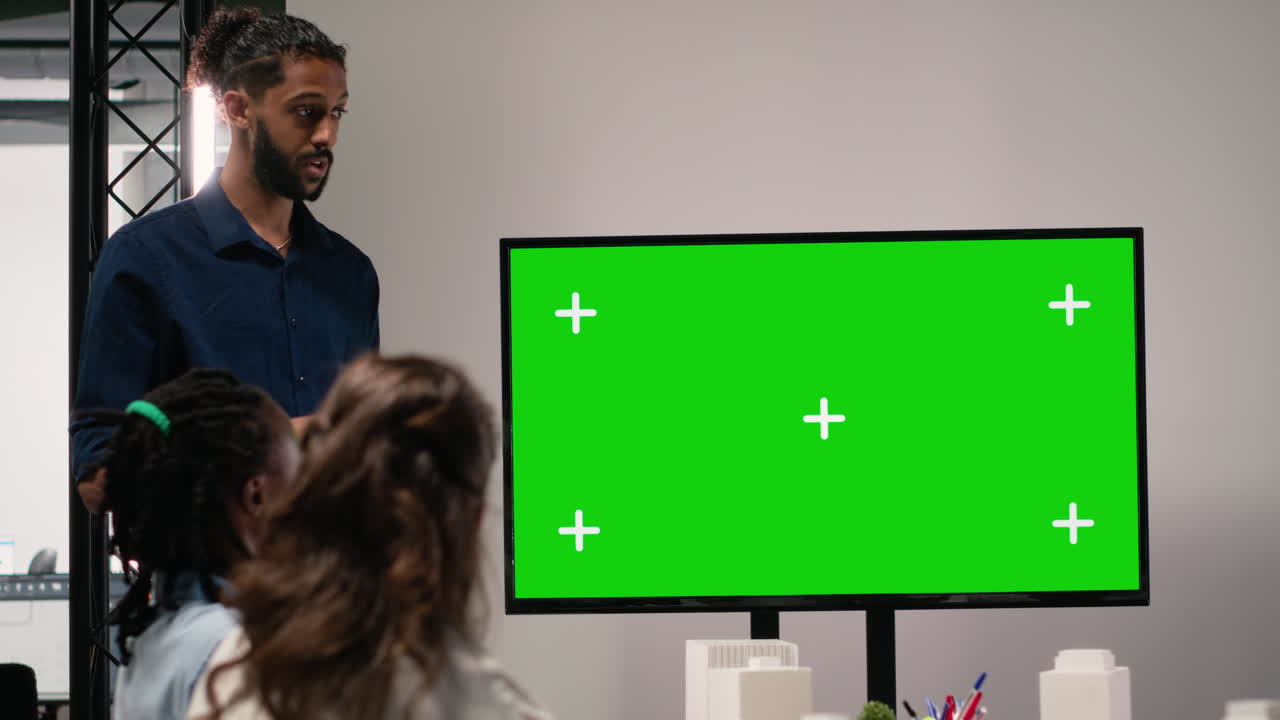 Presentation with green screen monitor