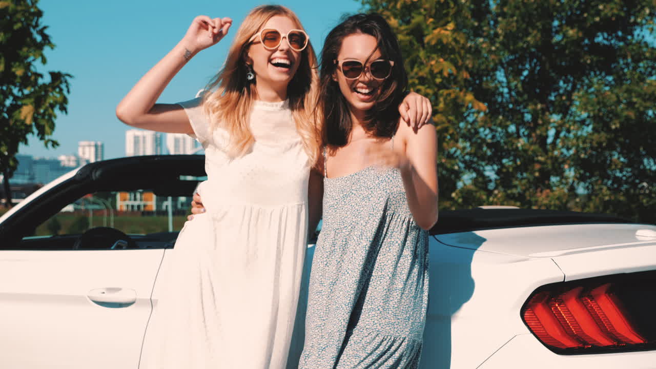 은 날 을 즐기는 두 친구