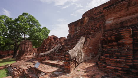 Wat-Mahathat-Tempelruinen-In-Ayutthaya,-Thailand