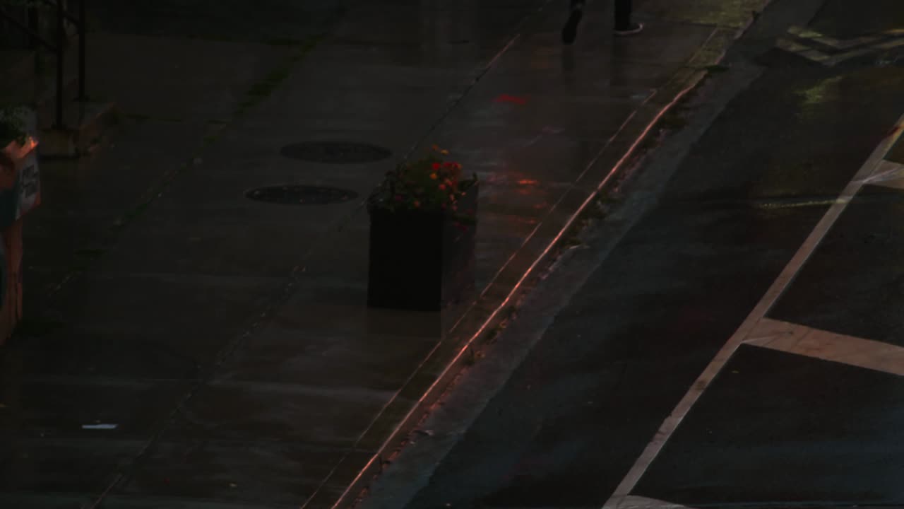 폭풍 중에 보행자 교통의 을 설정합니다.