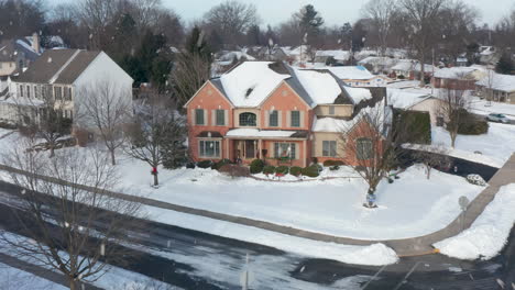 Winterschnee-In-Der-Amerikanischen-Nachbarschaftsentwicklung