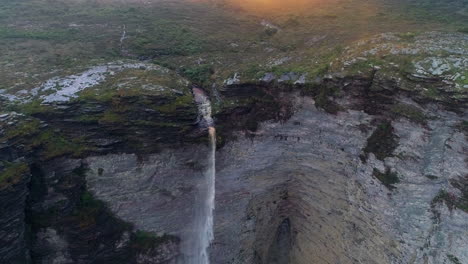 Aerial-front-view-of-the-top-of-Cachoeira-da-Fumaça,-Chapada-Diamantina,-Bahia,-Brazil