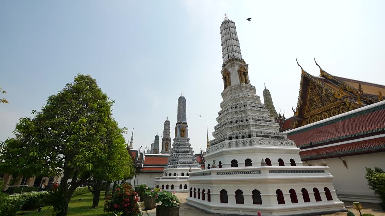 Design esterno del santuario del pilastro della città di Bangkok, di giorno