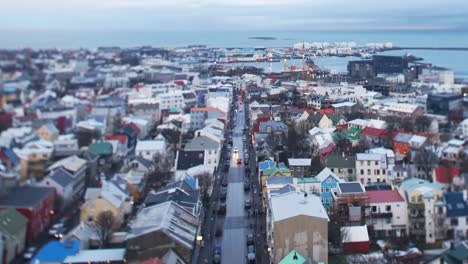 timelapse z przesunięciem pochylenia w reykjaviku na islandii w styczniu z kilku pięter