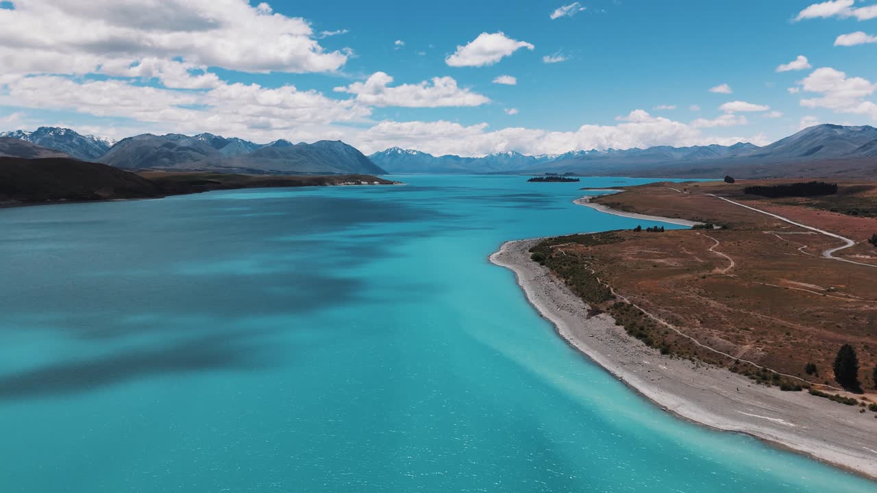 테카포 호수 (tekapo lake) 와 뉴질랜드의 알프스 산맥 (alps of new zealand) 을 배경으로 한 화려한 칠록색 빙하.