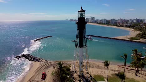 Un-Video-De-Clase-Mundial-Con-Drones-Del-Faro-De-Hillsboro-Point-En-El-Sur-De-Florida,-Ubicado-Entre-Hillsboro-Beach-Y-Pompano-Beach.