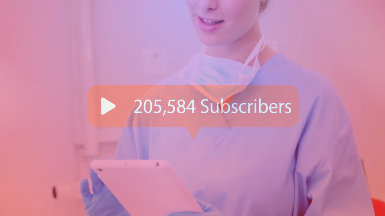 animación de suscriptores creciente número de mujeres médicas caucásicas que usan tabletas