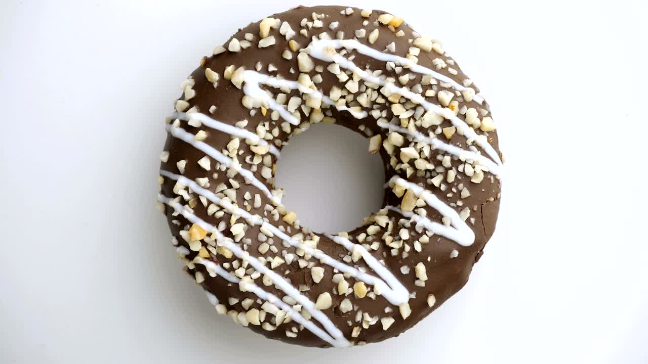 el donut glazado de primer plano.