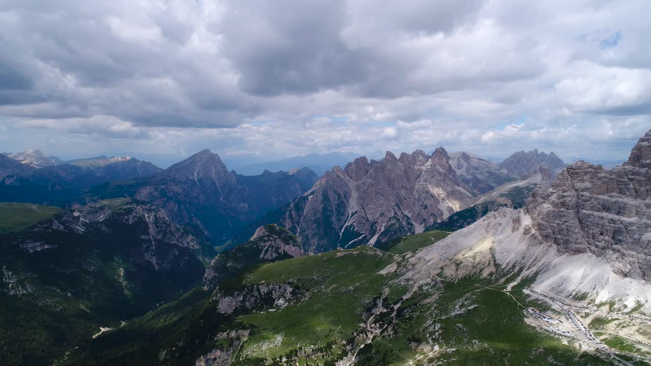 parque natural nacional de tre cime en los alpes dolomitas. la hermosa naturaleza de italia.