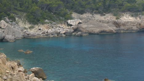 Vista-De-Una-Cala-De-La-Costa-Norte-De-La-Isla-De-Ibiza