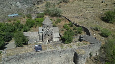 orbita aérea antigua iglesia apostólica, monasterio en la escarpada armenia
