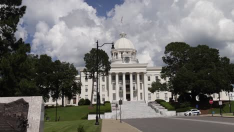 capitolio del estado de alabama en montgomery con video cardán panorámico a la derecha