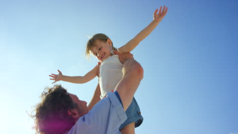 ¡la pequeña princesa de papá se merece el mundo!