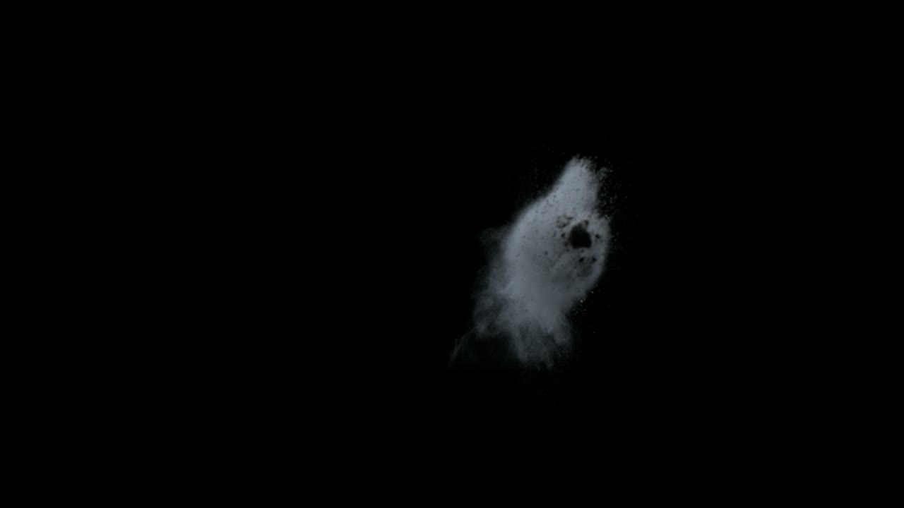 검은색 배경에 고립 된 고속 연기 어리 판 촬영