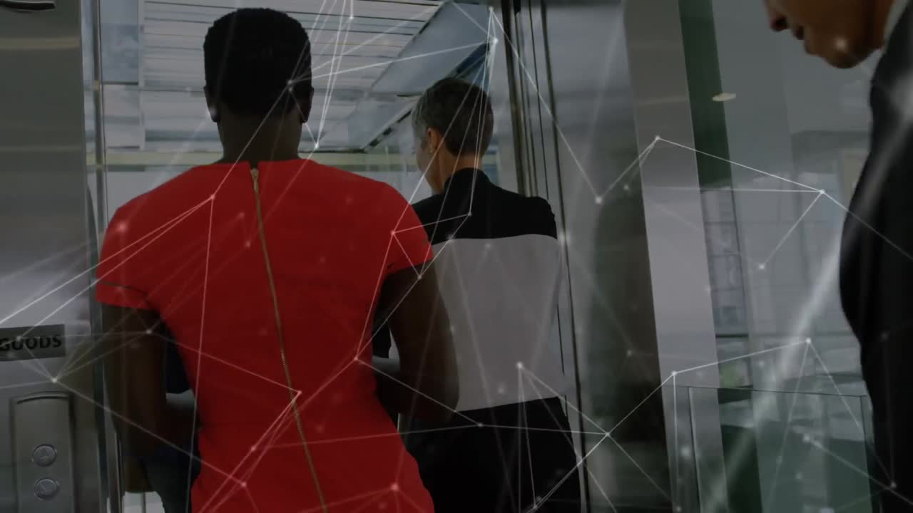 animación de redes de conexiones entre diversas personas de negocios en la oficina