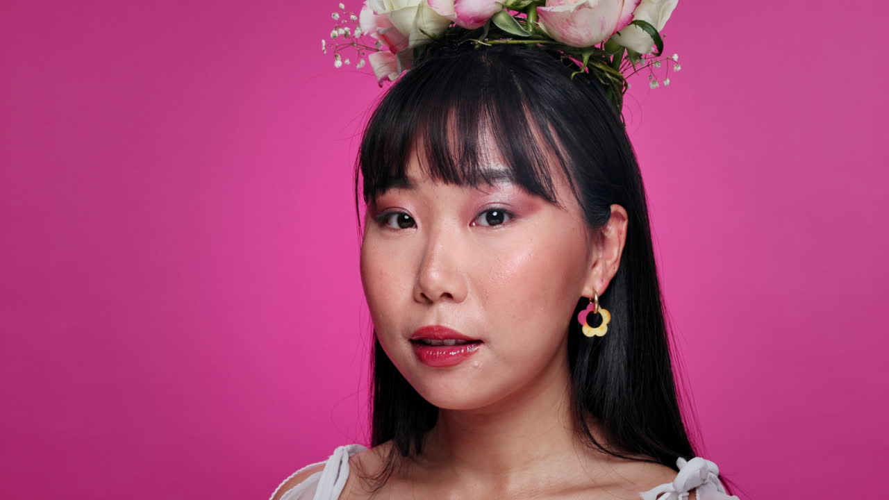 꽃 왕관을 가진 여자